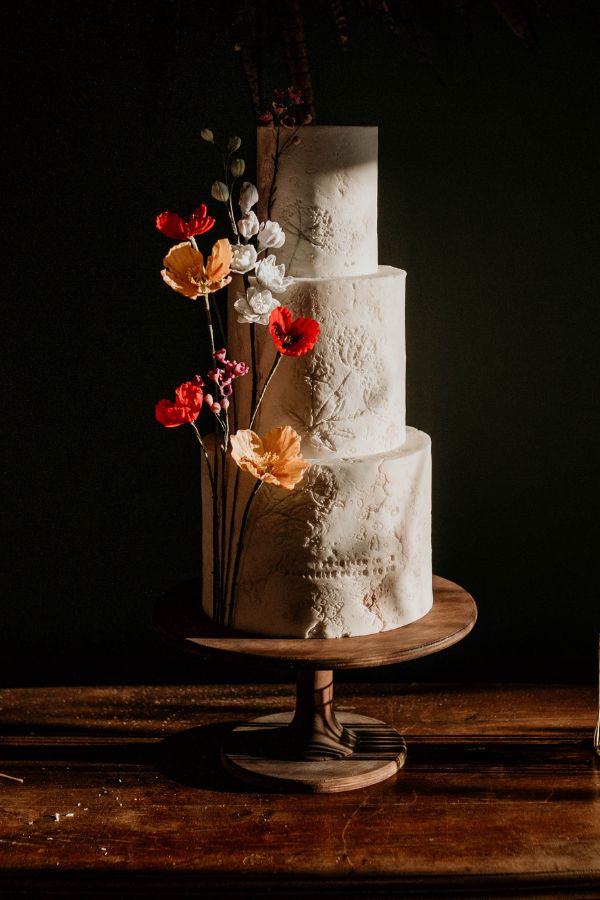 Modern Wedding Cake Pixie Jayne Photography - Rhyse farm