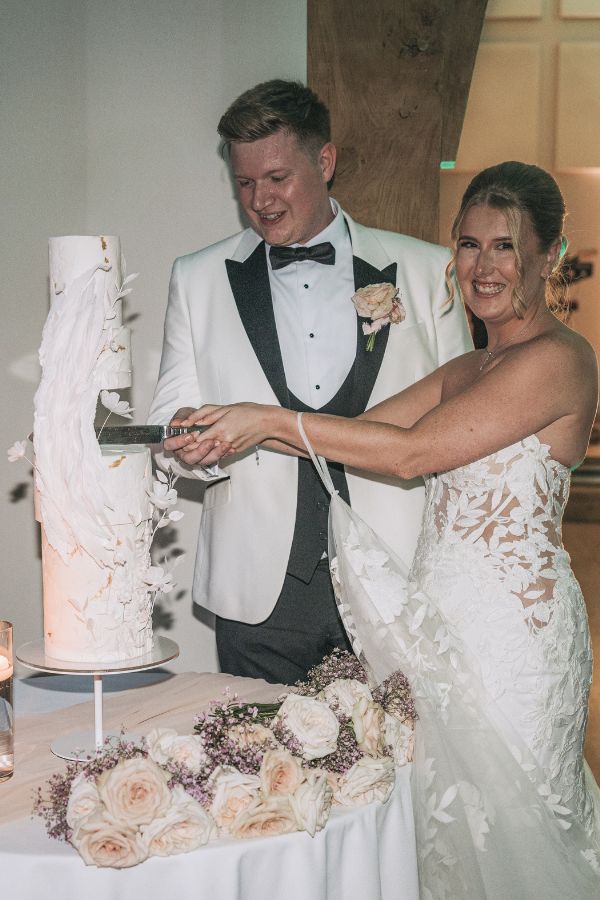 Floating Tier Wedding Cake, Mill Barns - Mat James Photography